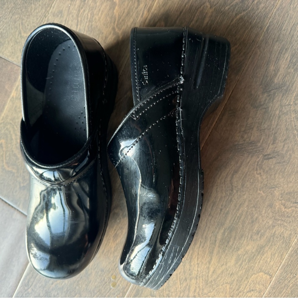 Sanita Black Women Clogs - Picture 6 of 8